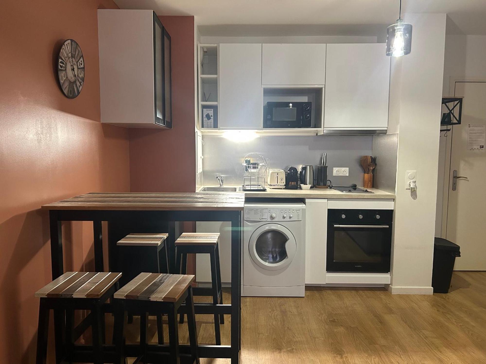 Studio Spacieux 4 Personnes Avec Terrasse Privee & Bureau - Gare A 4Min, Paris En 30Min Villiers-sur-Marne Exterior photo