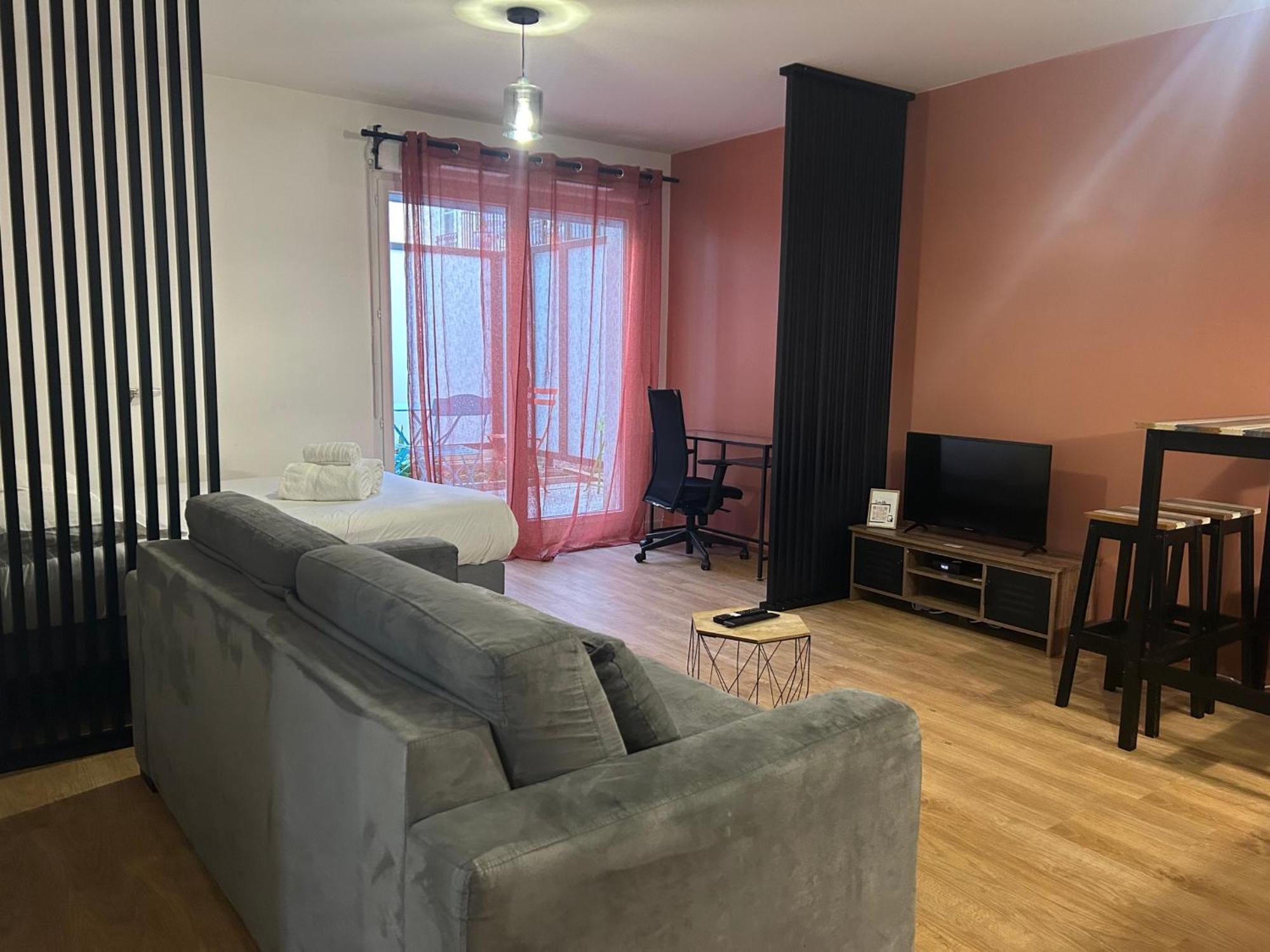 Studio Spacieux 4 Personnes Avec Terrasse Privee & Bureau - Gare A 4Min, Paris En 30Min Villiers-sur-Marne Exterior photo